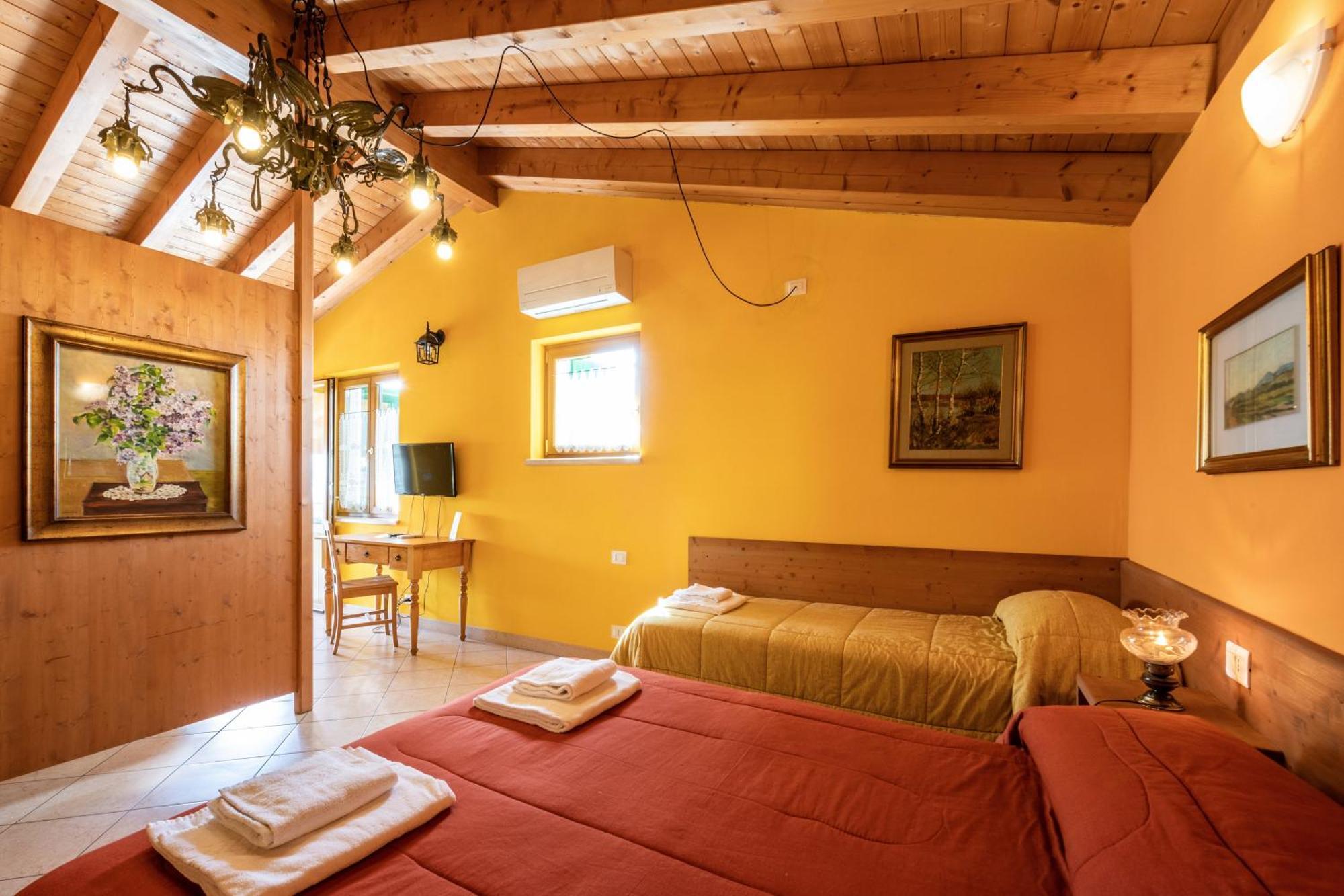 Agriturismo Il Porcellino Квінто-ді-Вальпантена Екстер'єр фото
